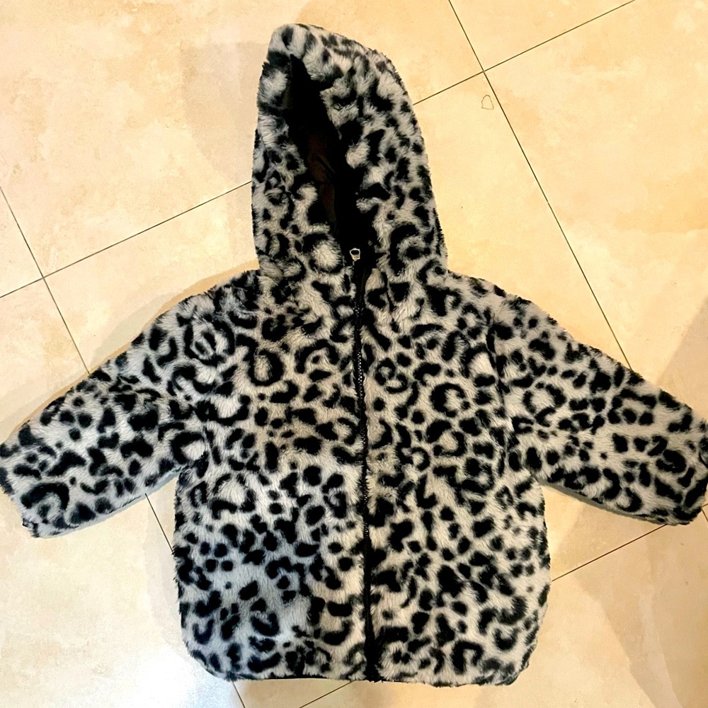 Leopard jacket girl